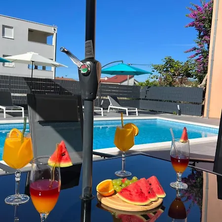Moderne Meerblick Ap-1 Mit Pool Und Terrasse Bbq In Der Naehe Von Split Trogir By Interhome Διαμέρισμα Kaštela