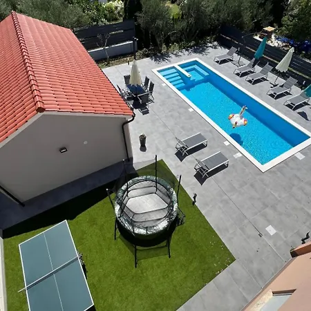 Διαμέρισμα Moderne Meerblick Ap-1 Mit Pool Und Terrasse Bbq In Der Naehe Von Split Trogir By Interhome