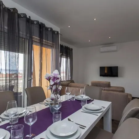 Moderne Meerblick Ap-1 Mit Pool Und Terrasse Bbq In Der Naehe Von Split Trogir By Interhome Apartment