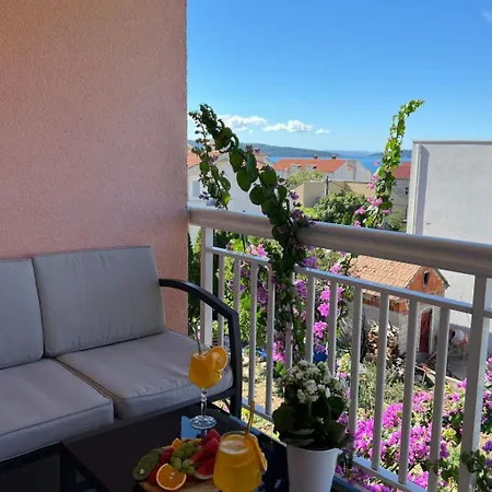 Moderne Meerblick Ap-1 Mit Pool Und Terrasse Bbq In Der Naehe Von Split Trogir By Interhome Διαμέρισμα Kaštela