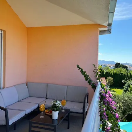 Διαμέρισμα Moderne Meerblick Ap-1 Mit Pool Und Terrasse Bbq In Der Naehe Von Split Trogir By Interhome *
