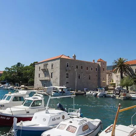 Moderne Meerblick Ap-1 Mit Pool Und Terrasse Bbq In Der Naehe Von Split Trogir By Interhome