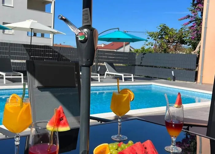 Moderne Meerblick Ap-1 Mit Pool Und Terrasse Bbq In Der Naehe Von Split Trogir By Interhome Apartment Kastela