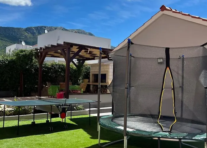 Apartment Moderne Meerblick Ap-1 Mit Pool Und Terrasse Bbq In Der Naehe Von Split Trogir By Interhome