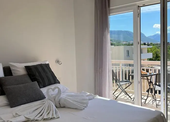 Moderne Meerblick Ap-1 Mit Pool Und Terrasse Bbq In Der Naehe Von Split Trogir By Interhome *