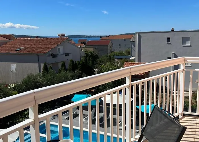 Moderne Meerblick Ap-1 Mit Pool Und Terrasse Bbq In Der Naehe Von Split Trogir By Interhome Apartment *