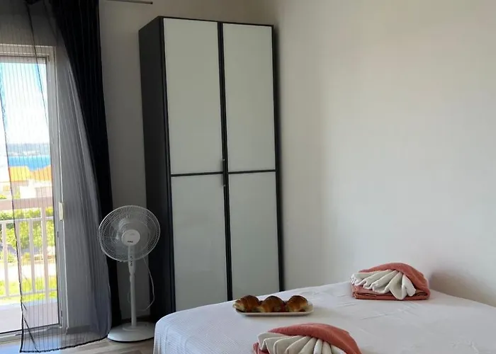 Moderne Meerblick Ap-1 Mit Pool Und Terrasse Bbq In Der Naehe Von Split Trogir By Interhome Apartment