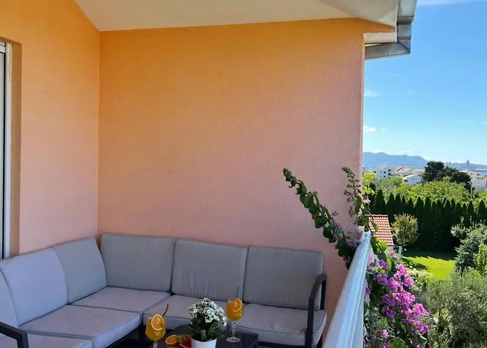 Apartment Moderne Meerblick Ap-1 Mit Pool Und Terrasse Bbq In Der Naehe Von Split Trogir By Interhome *