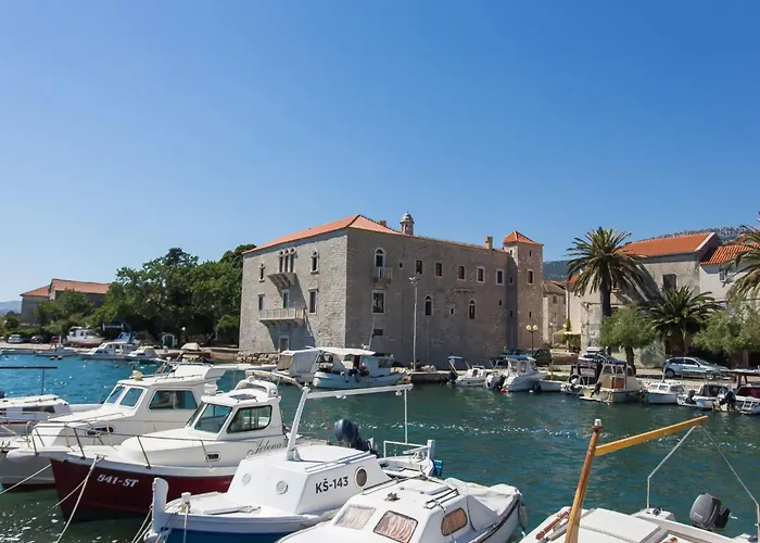 Moderne Meerblick Ap-1 Mit Pool Und Terrasse Bbq In Der Naehe Von Split Trogir By Interhome